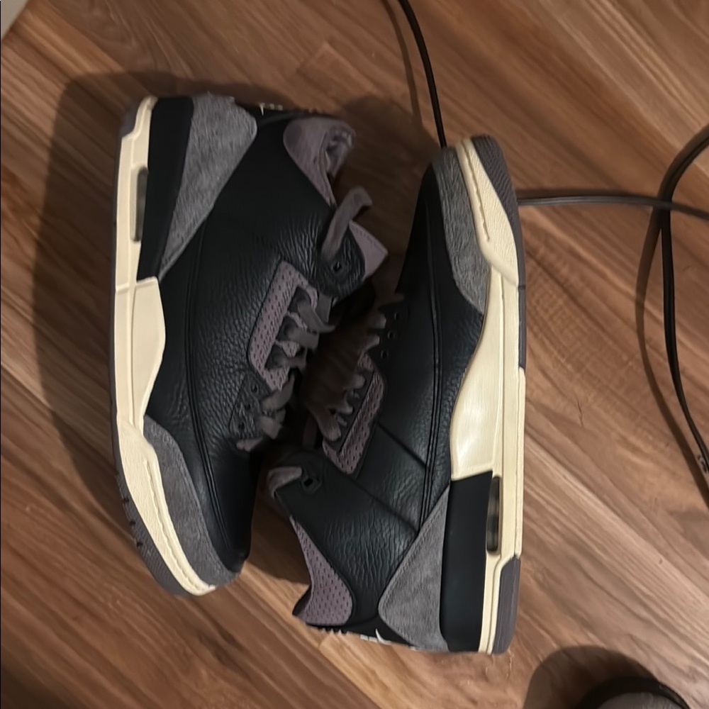 Jordan Men’s Black and Gray Leather Low-Top Sneakers - Picture 2 of 5